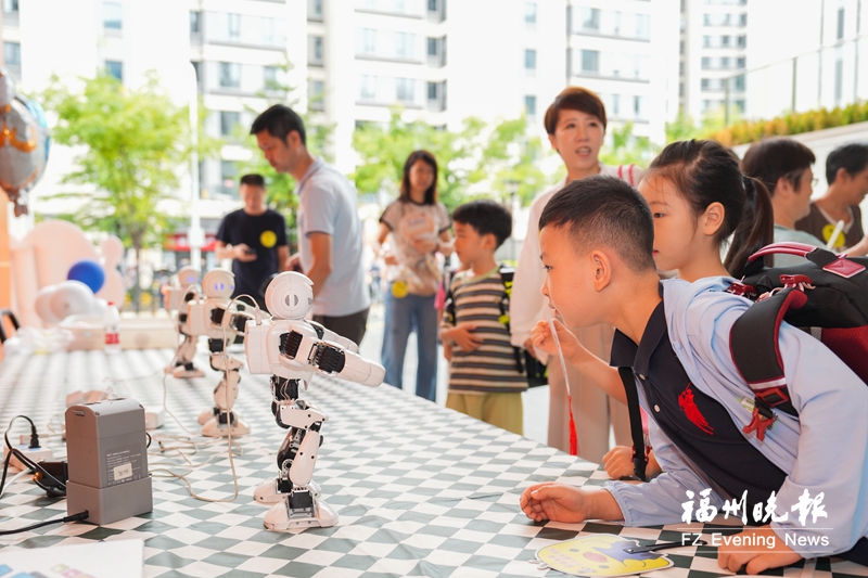 2026年首批20后小学生开学，红色故事和趣味活动迎新(图4)