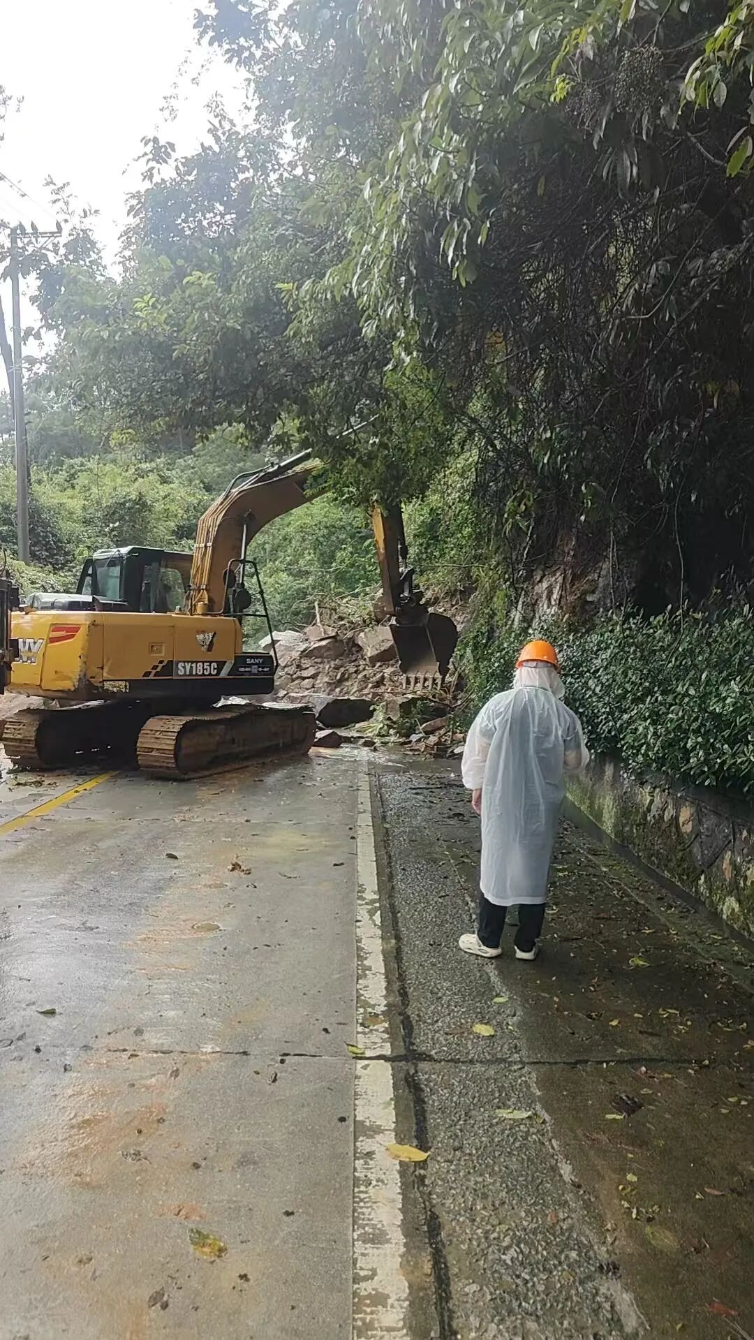 福州晋安防汛防台风:抢险排涝、疏通道路,全力保障安全(图11) 福州晋安防汛防台风:抢险排涝、疏通道路,全力保障安全(图11)