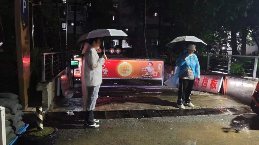福州晋安防汛防台风:抢险排涝、疏通道路,全力保障安全(图29) 福州晋安防汛防台风:抢险排涝、疏通道路,全力保障安全(图29)