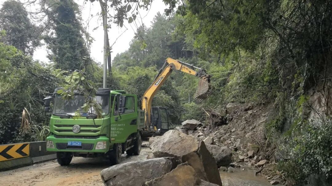 福州晋安防汛防台风:抢险排涝、疏通道路,全力保障安全(图10) 福州晋安防汛防台风:抢险排涝、疏通道路,全力保障安全(图10)