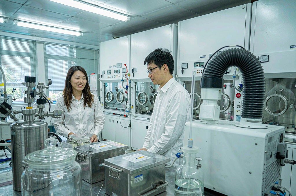 六氟磷酸锂为何出口韩国 福建氟新材料还差什么(图2) 六氟磷酸锂为何出口韩国 福建氟新材料还差什么(图2)