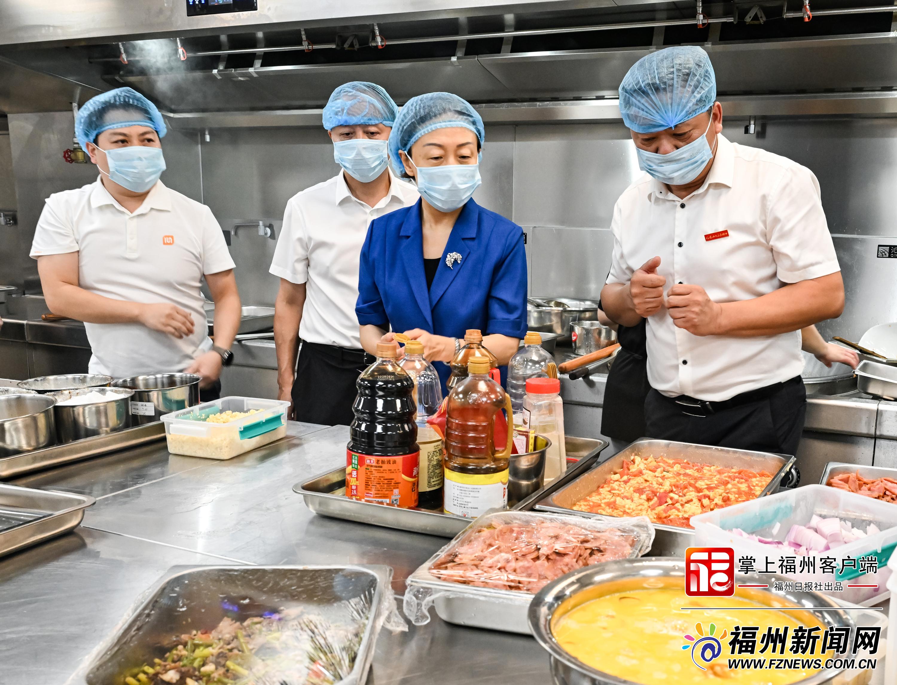 郭宁宁赴永泰督导基层不正之风整治 实地检查中学食堂食品安全(图1) 郭宁宁赴永泰督导基层不正之风整治 实地检查中学食堂食品安全(图1)