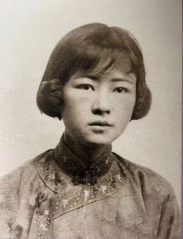 福州长乐机场T2新投运 全息冰屏电梯展闽地先贤成打卡亮点(图19) 福州长乐机场T2新投运 全息冰屏电梯展闽地先贤成打卡亮点(图19)
