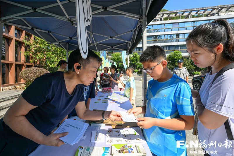 福州林长制五周年成果展,市民带娃去福山公园玩(图1) 福州林长制五周年成果展,市民带娃去福山公园玩(图1)