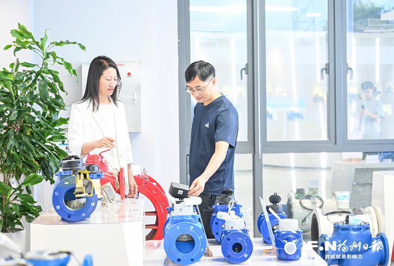 福州造水表听漏?探访全球最大智能超声波水表基地(图1) 福州造水表听漏?探访全球最大智能超声波水表基地(图1)