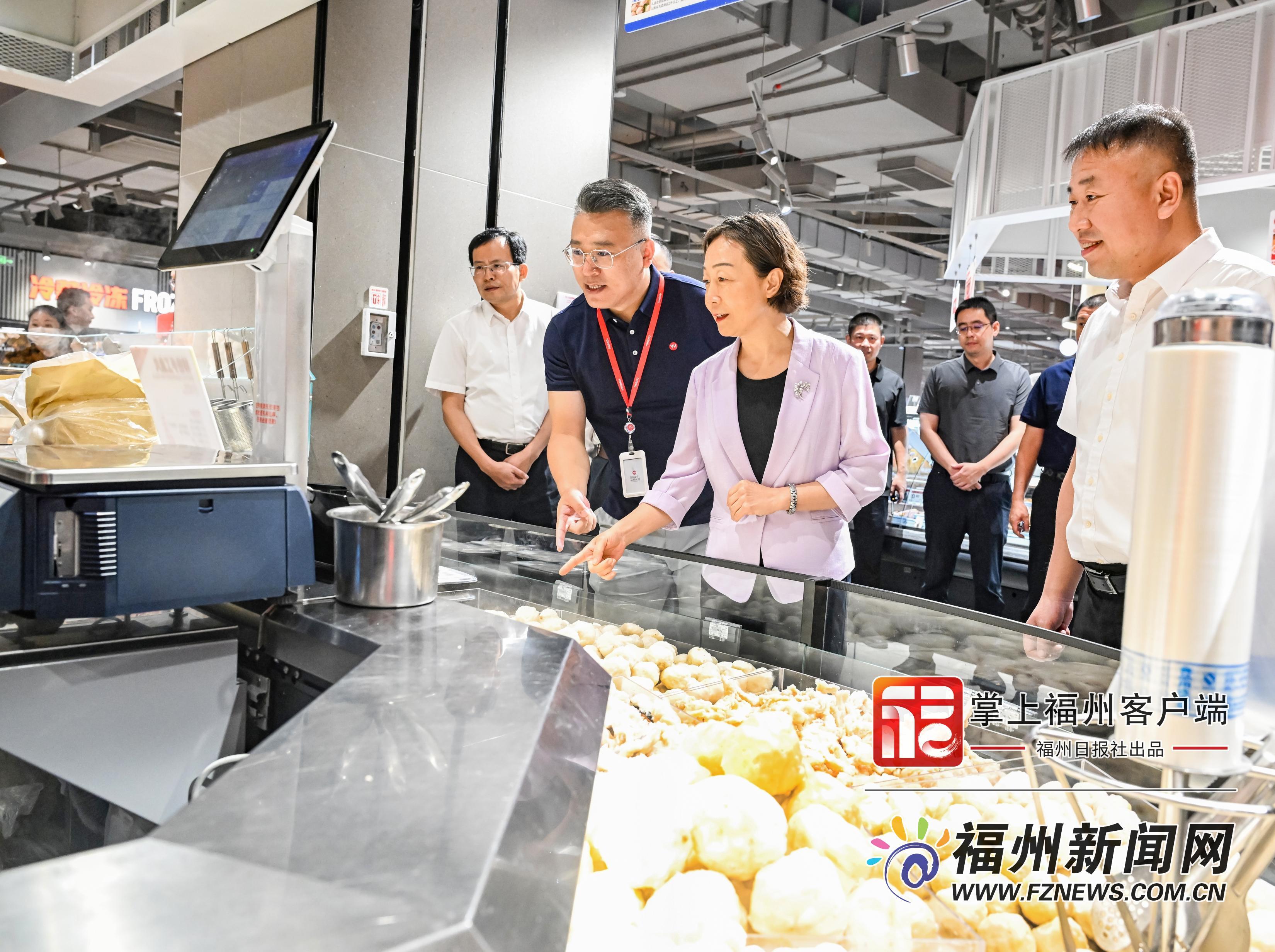 双节将至,郭宁宁吴贤德调研节日保供促销及安全工作(图3) 双节将至,郭宁宁吴贤德调研节日保供促销及安全工作(图3)