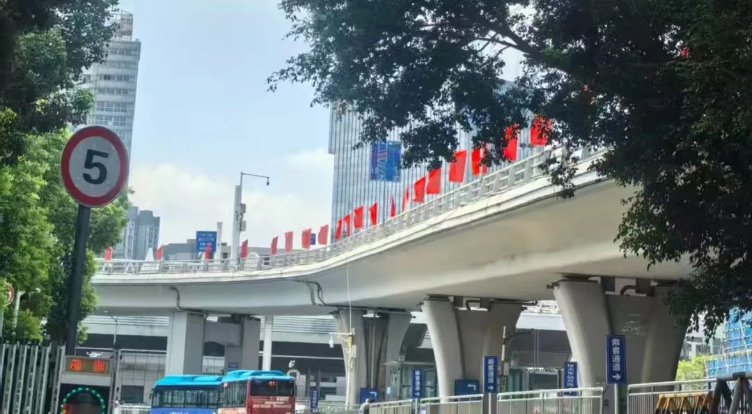 晋安国庆中国红哪里看?商圈街道公园全换上盛装(图14) 晋安国庆中国红哪里看?商圈街道公园全换上盛装(图14)