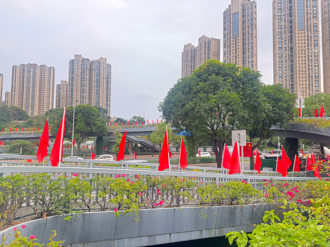 晋安国庆中国红哪里看?商圈街道公园全换上盛装(图15) 晋安国庆中国红哪里看?商圈街道公园全换上盛装(图15)