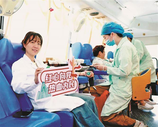 厦门医师节撞七夕,AI时代医者仁心与鹊桥爱(图1) 厦门医师节撞七夕,AI时代医者仁心与鹊桥爱(图1)