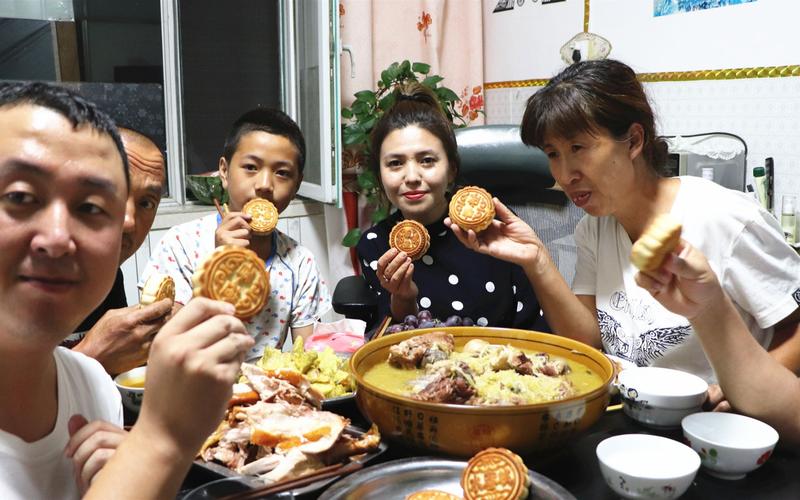 中秋家宴怎么吃不伤身?中医张丹丹:3招搭配,解馋又润燥(图1) 中秋家宴怎么吃不伤身?中医张丹丹:3招搭配,解馋又润燥(图1)