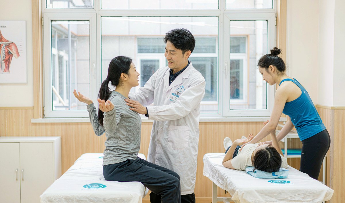 福州肩颈养护:脖子老喊疼,别等手麻才重视(图2) 福州肩颈养护:脖子老喊疼,别等手麻才重视(图2)