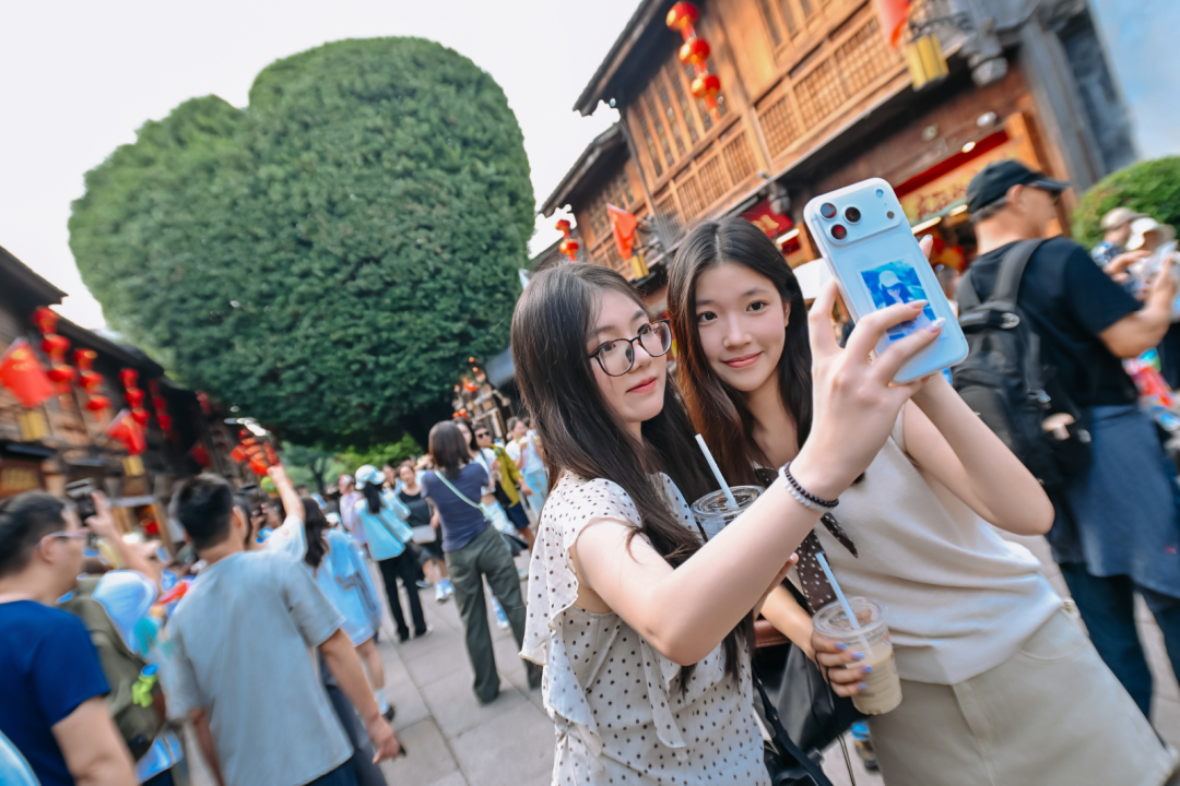 福州国庆哪里热闹?五一广场看升旗,全城红旗飘扬(图17) 福州国庆哪里热闹?五一广场看升旗,全城红旗飘扬(图17)