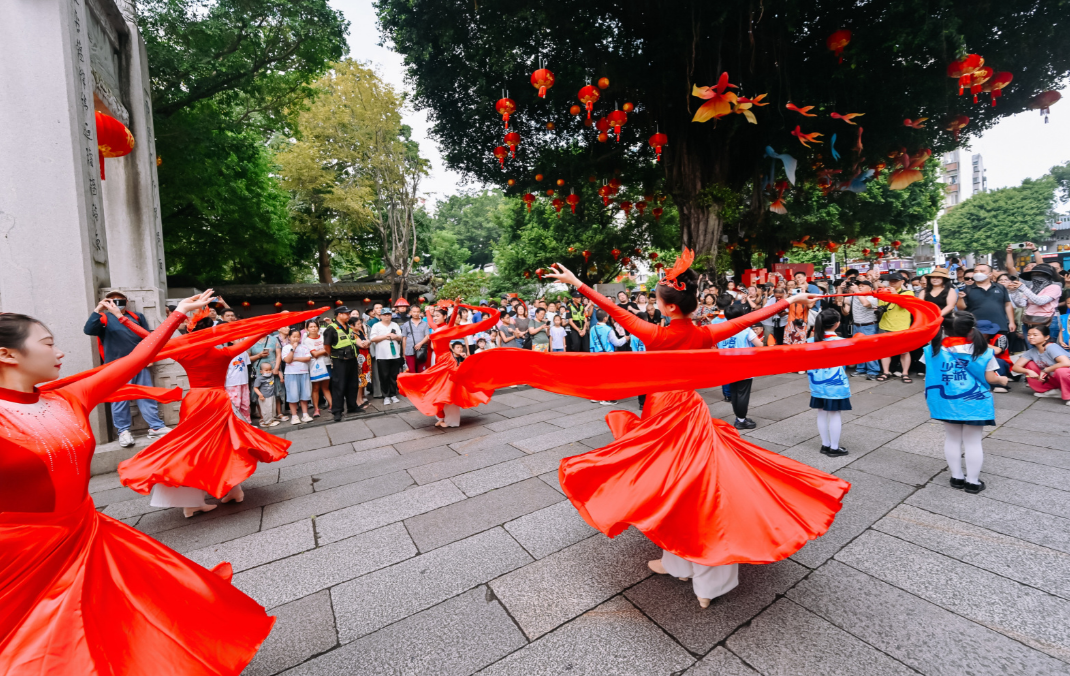 福州国庆哪里热闹?五一广场看升旗,全城红旗飘扬(图18) 福州国庆哪里热闹?五一广场看升旗,全城红旗飘扬(图18)