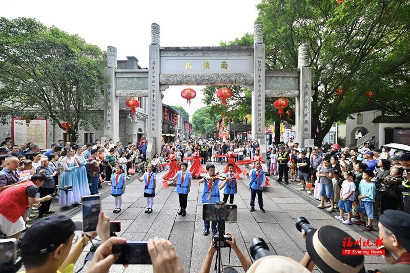 交锋取景地福州攻略:于山堂五一广场打卡指南(图3) 交锋取景地福州攻略:于山堂五一广场打卡指南(图3)