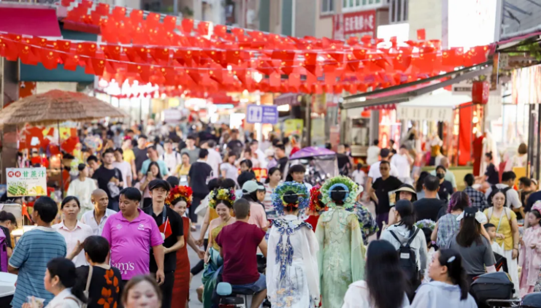 福建国庆旅游去哪玩?福州三条簪泉州簪花围非遗旅拍体验攻略(图2) 福建国庆旅游去哪玩?福州三条簪泉州簪花围非遗旅拍体验攻略(图2)