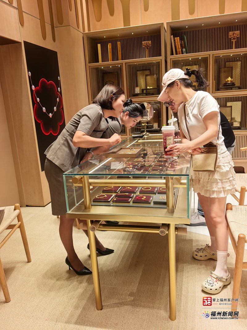 金价下跌福州金店爆了,国庆买黄金饰品攻略(图11) 金价下跌福州金店爆了,国庆买黄金饰品攻略(图11)