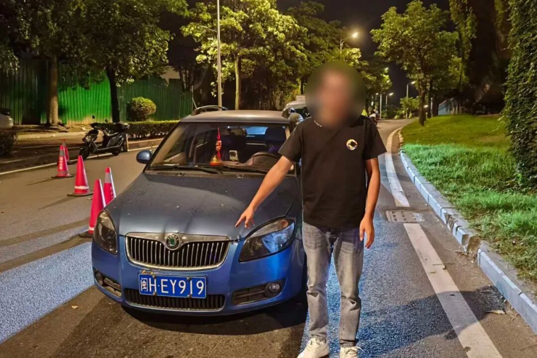 福州交警国庆夜查曝光!多名酒驾司机当街被抓,车主速自查(图4) 福州交警国庆夜查曝光!多名酒驾司机当街被抓,车主速自查(图4)
