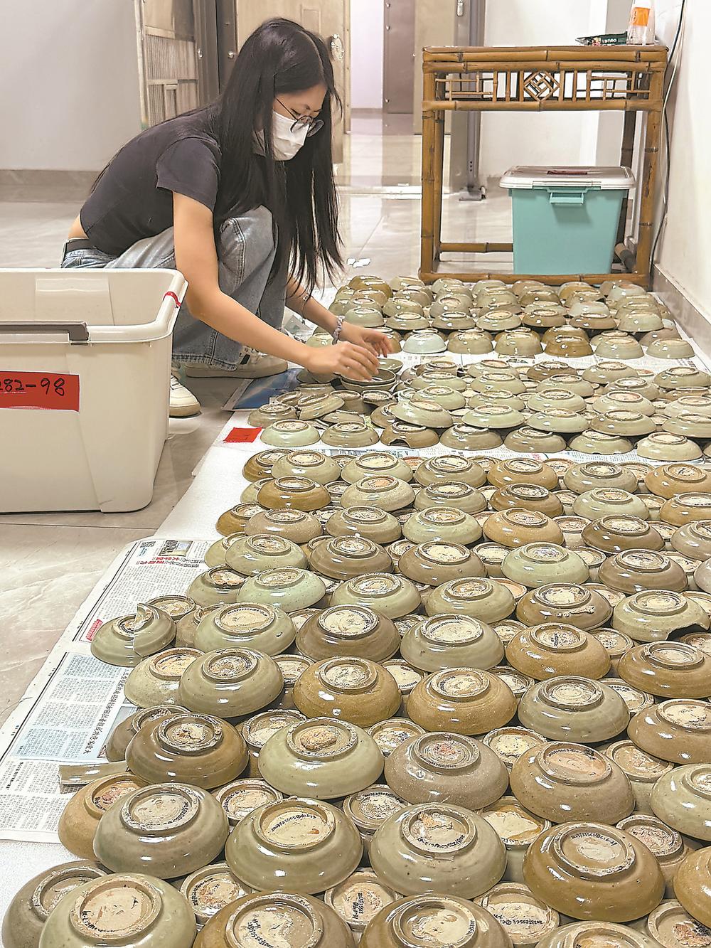 漳州圣杯屿沉船出水700年龙泉青瓷,17223件文物正式移交(图2) 漳州圣杯屿沉船出水700年龙泉青瓷,17223件文物正式移交(图2)