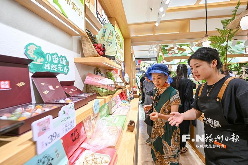 央央有品福州首店三坊七巷开业 联动成都宽窄巷子逛双城好物(图1) 央央有品福州首店三坊七巷开业 联动成都宽窄巷子逛双城好物(图1)