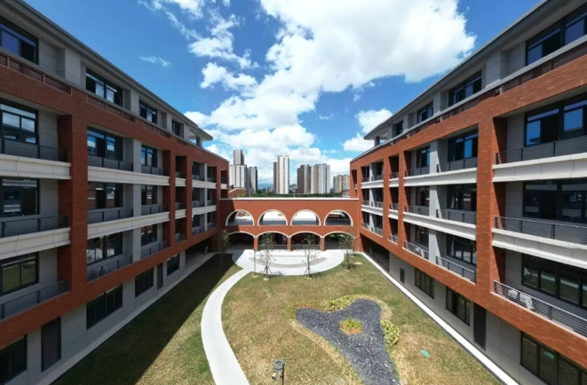 福州仓山麦顶分校竣工验收!42个班优质小学,看实景(图5) 福州仓山麦顶分校竣工验收!42个班优质小学,看实景(图5)