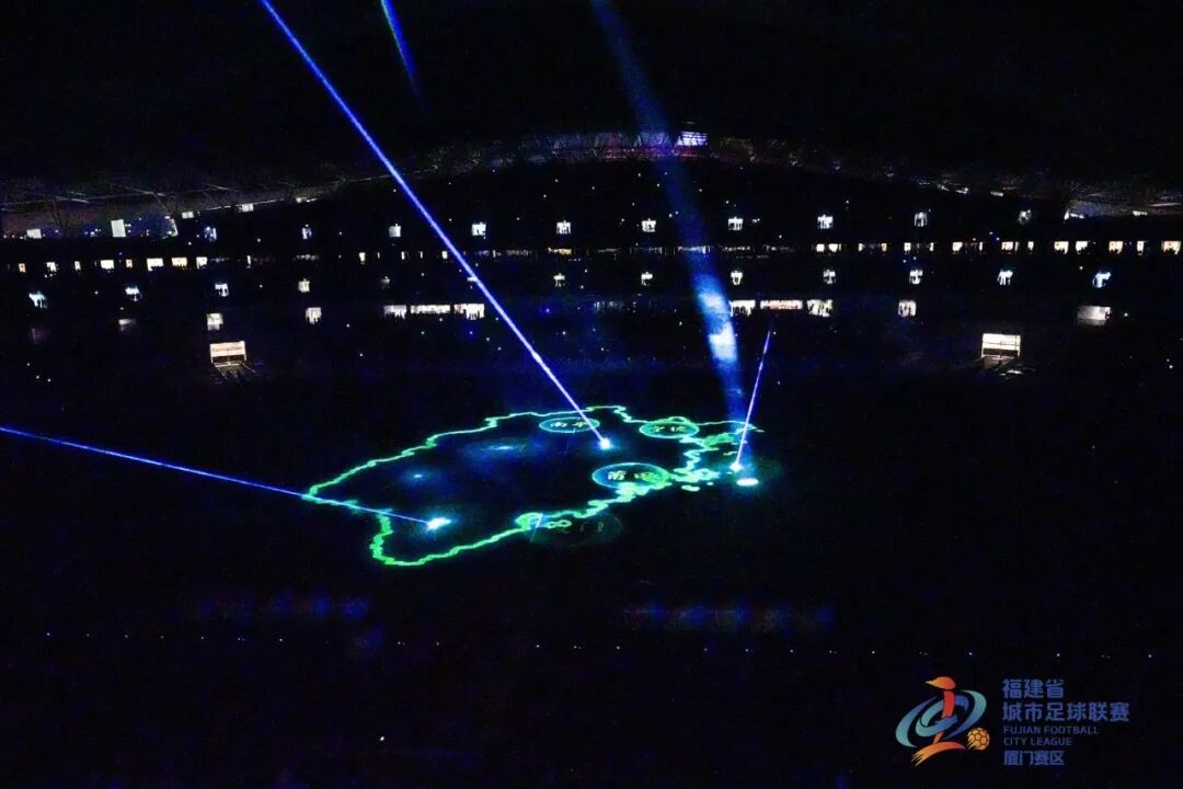 闽超决赛:福州2-1绝杀厦门夺冠 白鹭体育场5.3万人破纪录现场燃爆(图10) 闽超决赛:福州2-1绝杀厦门夺冠 白鹭体育场5.3万人破纪录现场燃爆(图10)