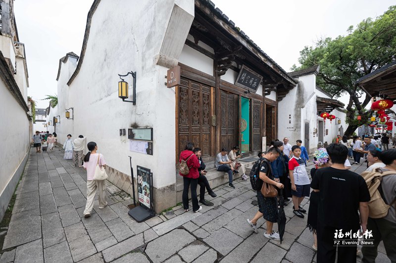 福州三坊七巷旅游:央视取景地,逛吃同利肉燕三条簪体验(图4) 福州三坊七巷旅游:央视取景地,逛吃同利肉燕三条簪体验(图4)