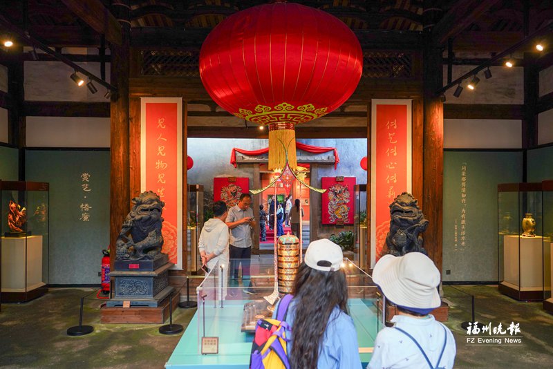 福州三坊七巷旅游:央视取景地,逛吃同利肉燕三条簪体验(图5) 福州三坊七巷旅游:央视取景地,逛吃同利肉燕三条簪体验(图5)