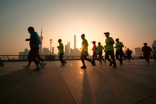 20余个国家和地区的跑者共同2023哈尔滨马拉松赛(图1) 20余个国家和地区的跑者共同2023哈尔滨马拉松赛(图1)