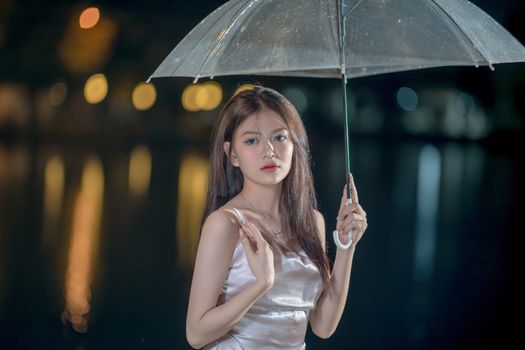 这个雨夜,他们一直在!(图1) 这个雨夜,他们一直在!(图1)