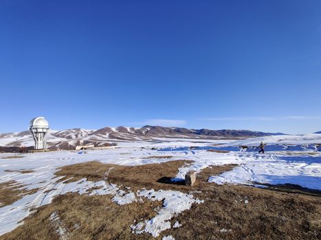 中国在昆仑山之巅海拔最高气象站正式建成(图1) 中国在昆仑山之巅海拔最高气象站正式建成(图1)