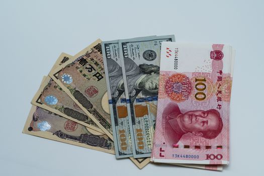 俄央行:当前通胀压力加剧超出预期信贷增长速度居高不下(图1) 俄央行:当前通胀压力加剧超出预期信贷增长速度居高不下(图1)