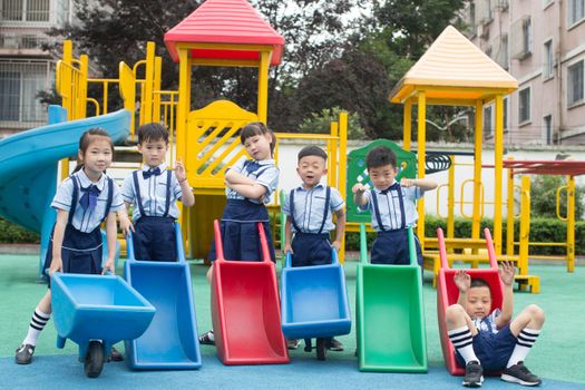 学校如何确保学生在安全的前提下享受“课间十分钟”?(图1) 学校如何确保学生在安全的前提下享受“课间十分钟”?(图1)