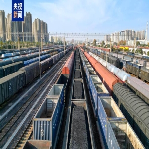 中国铁路建设加速，1-4月投资增3.2%助力经济