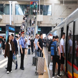 2026端午假期南铁预计发送567万人次 短途探亲旅游为主