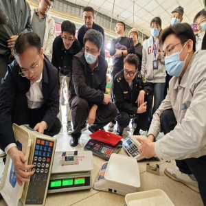 买菜被坑？凉菜摊主用鬼秤作弊被法院强制执行