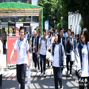 中考作文把应该的刻进生活怎么写？名师点评来了
