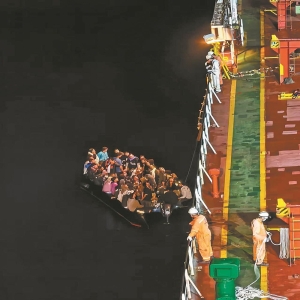 船员海上救人命悬一线，福建企业远洋船地中海紧急救援