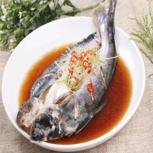 吃鱼脑补脑？不如多吃鱼肉，鱼头可能含重金属