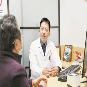 雪域高原到手术台：一位妇科党员医生的多重使命答卷