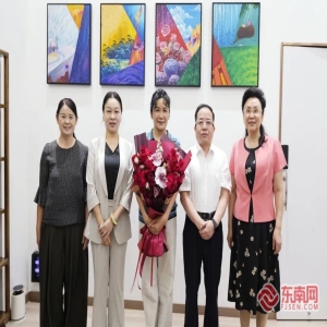 省文联领导看望鲁迅文学奖获奖作家