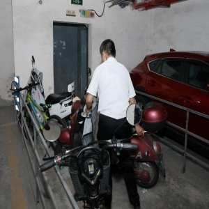 福建严查电动车进楼入户 消防通道堵塞是重点
