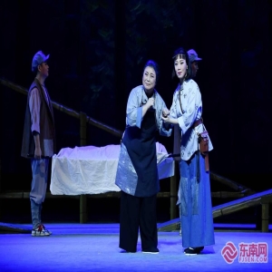经典革命京剧山花复演 真实人性打动观众