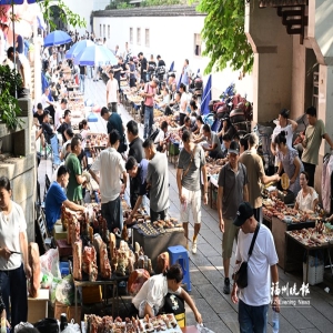 福州鬼市凌晨3点开摊，老物件便宜到离谱，夜猫子淘宝攻