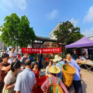 赶集也能办大事！永安槐南镇圩日摆摊，现场调解纠纷解民