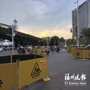 福州5个路口装遮阳棚 等红灯不用暴晒了