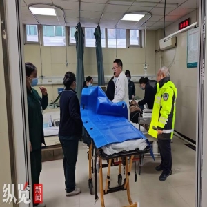深夜私家车求助！民警辅警紧急护送心脏病危患者