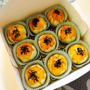 泉州休闲食品出口热销海外，蛋黄酥成华侨中秋伴手礼