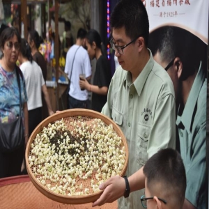 福州茉莉花茶非遗传承探访：闻香不见花的古法技艺