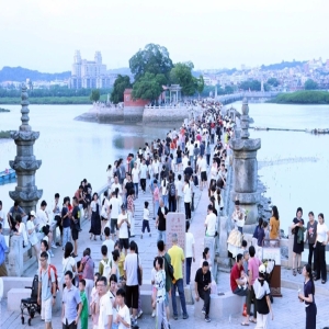 泉州洛江国庆游玩全攻略：桥南古街沉浸式嘉年华，吃喝玩乐一网打尽