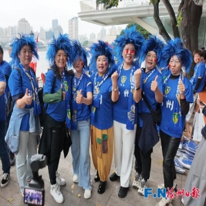 闽超夺冠！福州队答谢球迷，中洲岛蓝旗助威太燃